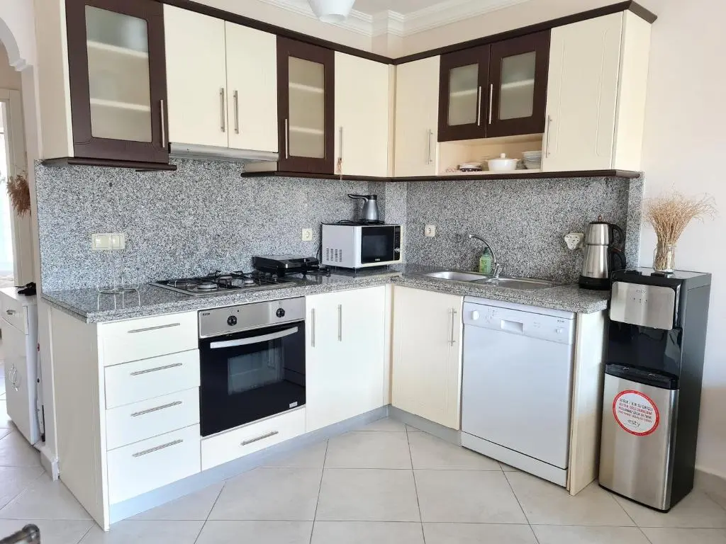 Fitted kitchen